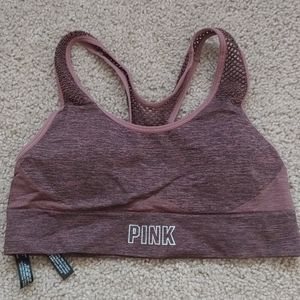 Seamless lightly lined sports bra!